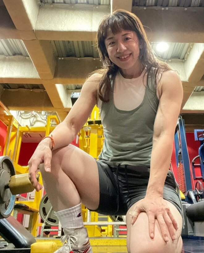 「どんどん可愛くなってる」浜口京子、ヘルシーボディ際立つチビT姿で前髪イメチェン「ウエストラインめっちゃ素敵」の声もの画像