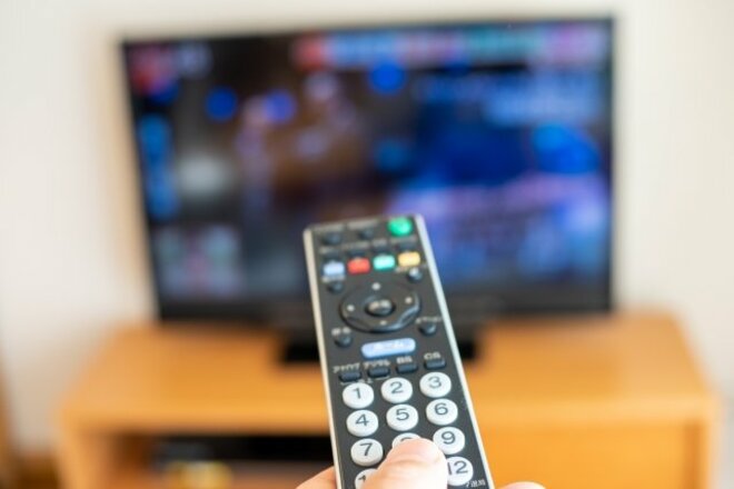 “若者のテレビ離れ”は本当？10～20代男女に聞いた意外な結果は!?【テレビ見てる？】の画像