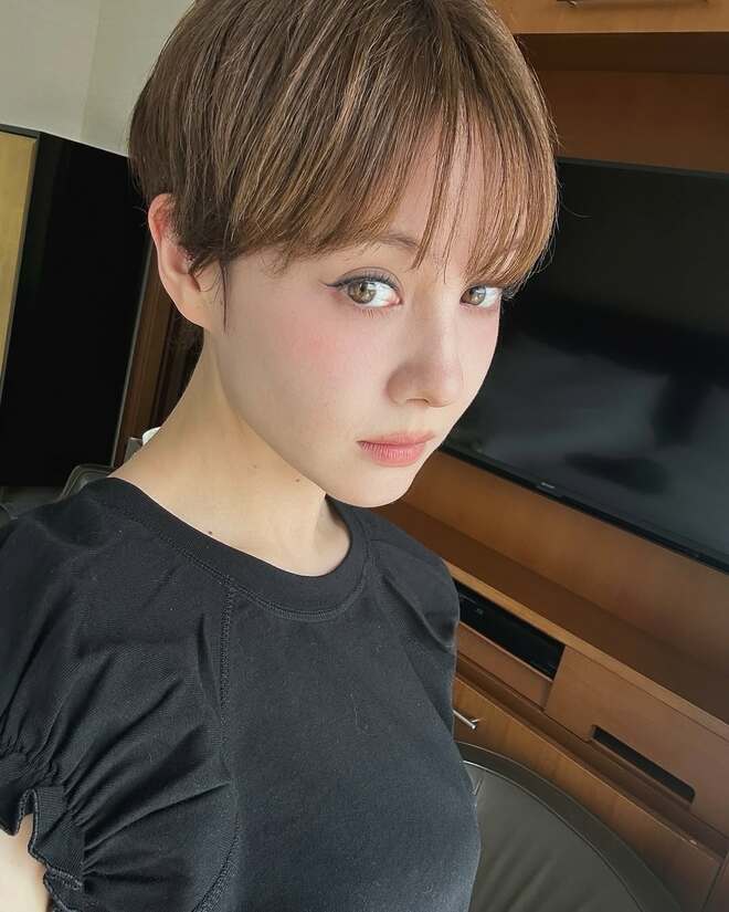 パッチリ二重が「一重＆タレ目」に　テレ東“異例告知”整形復讐ドラマの主人公は想定通りトリンドル玲奈も…あらためて驚きの声の画像