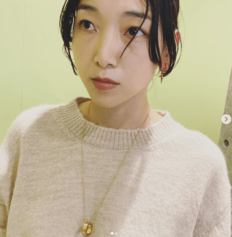 「足すごっっっ」安藤サクラ、ロケ先で魅せた脚パッカーンの“大胆Y字開脚”にファンびっくり「なんでこんなに柔らかいの〜」「バレリーナみたい」