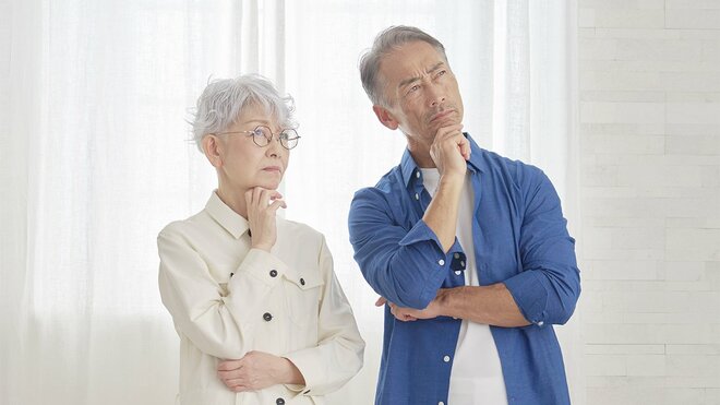 「身寄りもないのにどう暮らせば…」愛車はクラウン、時計はオメガ。世帯年収1500万超“勝ち組”夫婦が定年後、生活苦に陥った理由【CFPが解説】の画像