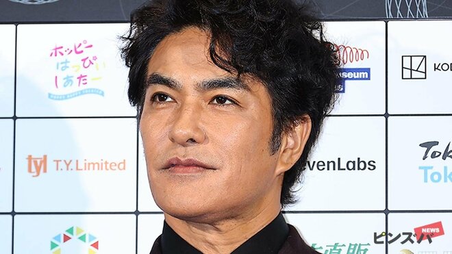 北村一輝、新作報道『地面師たち』連想の投稿…セリフ＆空港ショットにファン沸騰「ハリソンも来てるんじゃ…」の画像