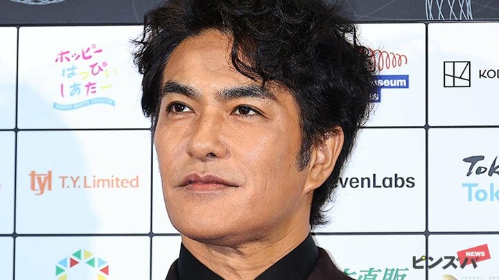 北村一輝、新作報道『地面師たち』連想の投稿…セリフ＆空港ショットにファン沸騰「ハリソンも来てるんじゃ…」 
