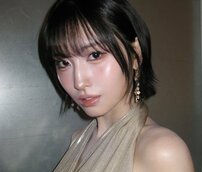 「イカゲームのセミ姉に似てる」TWICEモモ、ヘソ出しキャミ＆ハードな口ピアス姿が沸騰「なんて美しいの」