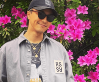 「トトロみたい」EXILE・TAKAHIRO、タトゥーのぞくTシャツ姿の街ブラショットにツッコミ殺到「デカすぎてじわる」