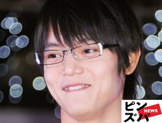「ロバートデニーロを若くしたみたい」窪田正孝、野性味溢れるオラオラコーデで印象激変 腹チラショットも