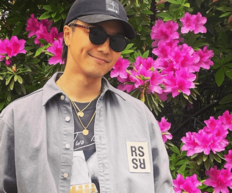 「トトロみたい」EXILE・TAKAHIRO、タトゥーのぞくTシャツ姿の街ブラショットにツッコミ殺到「デカすぎてじわる」