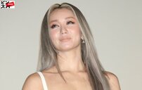 「2人にそっくり」倖田來未、13歳息子“突然の顔出し”ディズニープラベ投稿に「めっちゃイケメン」騒然