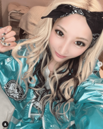 「この角度めっちゃイイ！」加藤紗里が印象激変!?『千と千尋』ネイルお披露目ショットに「いつもとメイク違う？」「たまらん」の声