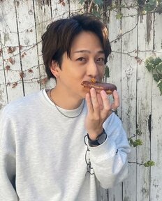 「最後の顔やばいです」“国民の元カレ”timelesz寺西拓人、鎖骨あらわなVネックニット姿が沸騰「ずっと彼氏感」