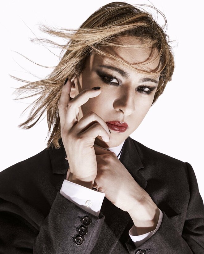 YOSHIKI、秋田の人気居酒屋に“お忍び”来店も即バレ→客「鳥肌立った」 サングラス姿の隠しきれないオーラの画像