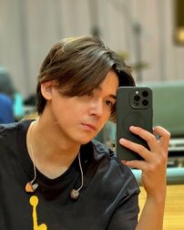 「奇抜なのに似合ってて凄い」WEST.小瀧望、“ラウールみ感じる”モード系コーデがまるで別人 キンプリ“神BGM”も話題