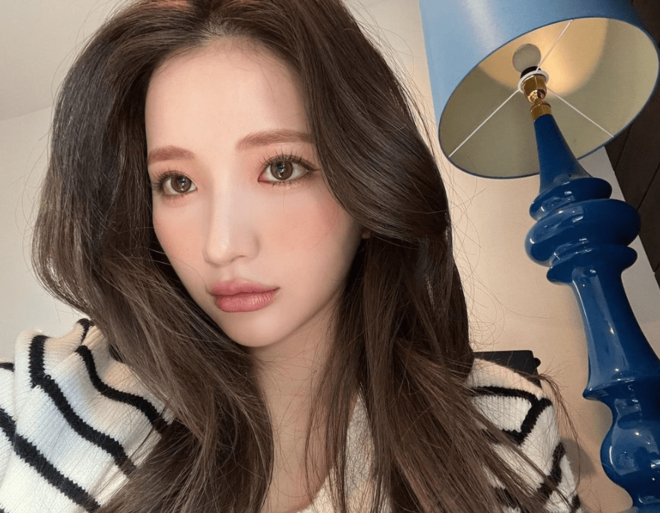 「彼氏いま横浜でライブ中？」三代目JSB・ELLYと熱愛の南りほ、三代目ライブ当日に‟薬指リング”アピール再び！肌見せドレスで余裕の笑みの画像