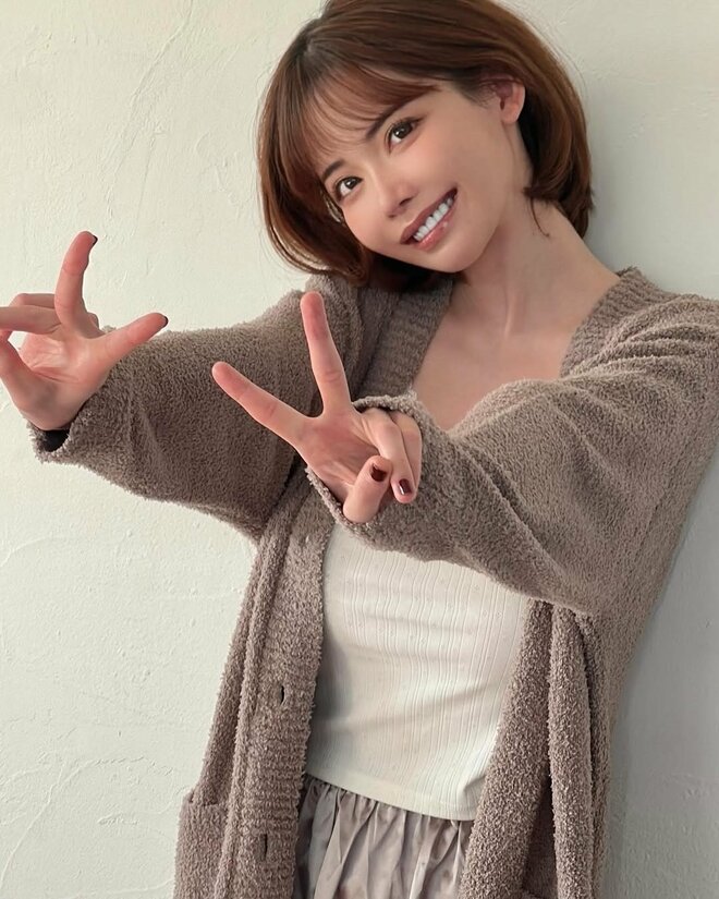 「痩せ方が…」「細すぎ」深田えいみの激ヤセ姿に心配の声　過去「127人の関係女性リスト」流出YouTuberも指摘の画像