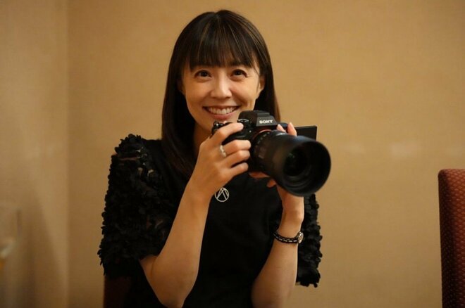 「何かあったのかな」の声も…小林麻耶が3年半ぶりに芸名復活、公開していた“初めての赤髪”イメチェン姿の画像