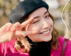 「可愛すぎる」「うっとり」柳楽優弥の美人妻、沖縄の海を背にした満面スマイルに反響「心が洗われます」