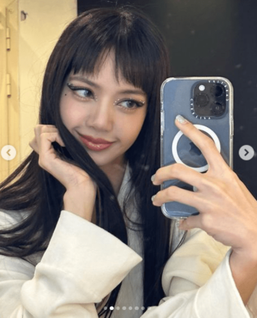 BLACKPINKリサ｢BTSジンとおそろい｣1000人限定の“超VIPカード”片手にご