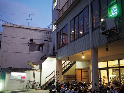 雲吞ショップ70～ナナマル～　店舗外観