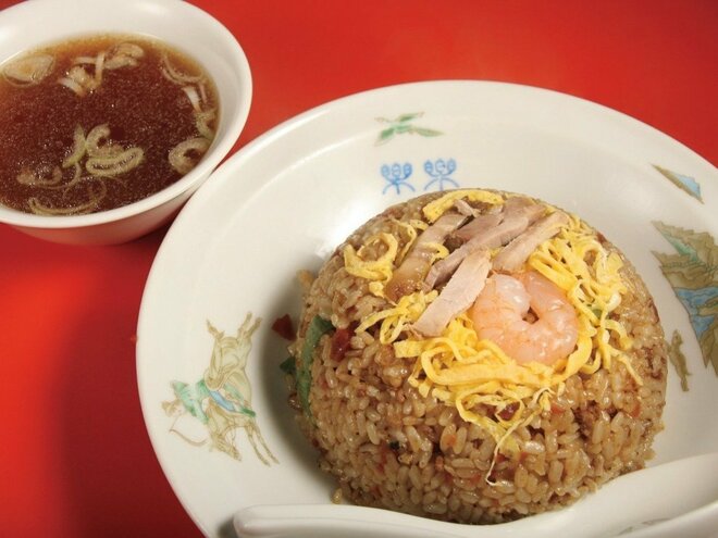 中華料理 楽楽　五目チャーハン 900円