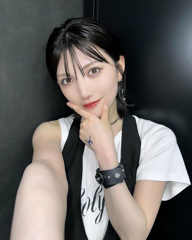 「体重がものすごいことに…」岡田奈々“やせ期より10キロ増”の現在の体重「44.5キロ」を公開でダイエットを敢行の画像