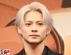 平野紫耀の“吸い込まれそうな瞳”でスタート「TOBEドームライブCM」解禁 「平野一強」もやむなしの圧倒的「目の訴求力」
