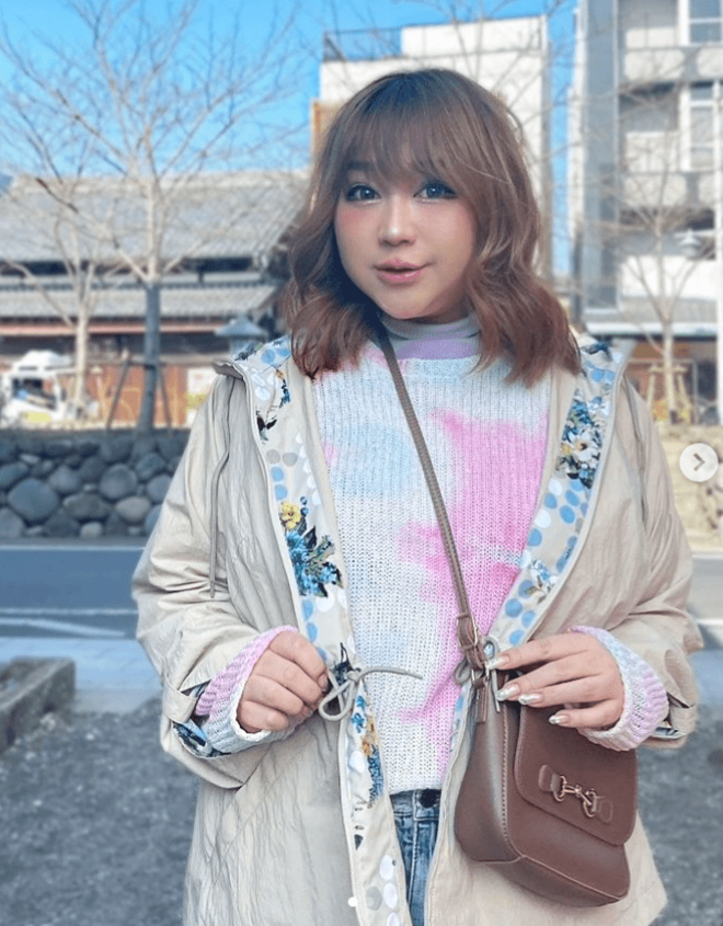 「眉毛ないのに可愛い」りんごちゃん、ギャルみ感じる“眉なし時代”秘蔵ショットがまるで別人！「矢口真里かと思ったわー」の画像