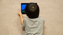子供たちはなぜキッズ向けYouTubeに夢中なのか　テレビ世代の親たちには理解不能な背景を若者文化に詳しいアナリストが解説