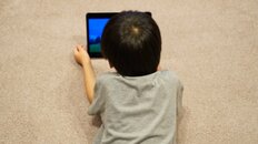 子供たちはなぜキッズ向けYouTubeに夢中なのか　テレビ世代の親たちには理解不能な背景を若者文化に詳しいアナリストが解説