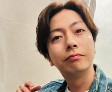 「家にいる彼氏感」河合郁人、バラエティとのギャップがすごい“ヒゲづら”無防備オフショに反響