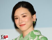 「モード系も似合っちゃうなんて…」永野芽郁、派手メイクで印象ガラリ　新鮮な“デコ出しすまし顔”に反響
