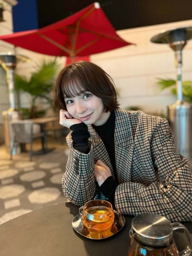 篠田麻里子が“TVer無双悪女”に…出演のサレ妻ドラマが全話100万再生の大反響　超過激サムネほかバズりの裏側の画像