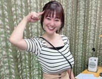 「モデルさんみたい！」“グラマラスすぎる”元NHKアナ、ナース姿にラムちゃんふうコスも…「限界に挑んだ」写真集付きCD発表にファン歓喜