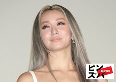 「とんでもない美脚」倖田來未、ツインテール”若見えギャルコーデが好評「セーラームーンみたい」