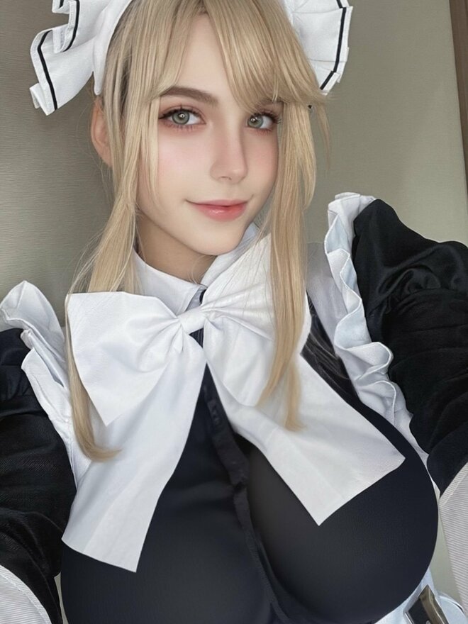 身長180cmのウクライナ出身コスプレイヤー、“目のやり場に困る”ピタピタニットで歌舞伎町降臨「前から、横から目が離せません」の画像