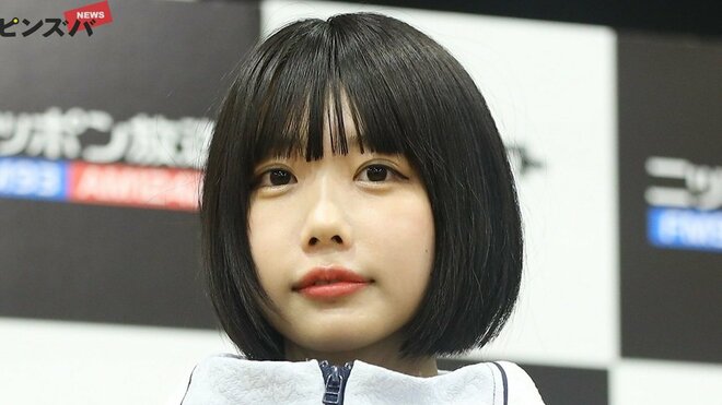 あのちゃん、幾田りらライブにサプライズ参戦のスラリ足ショットに大反響「足の綺麗さが海外セレブ」の画像