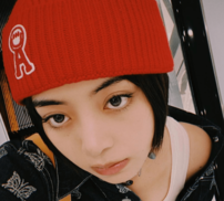 27歳・池田エライザ、レアな猫耳姿の“ディズニーデート”写真公開！モデル仲間と美しすぎる“白猫団”に!?