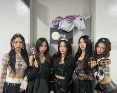 韓国発「リボンモチーフ」「無彩色メイク」が大流行の兆し トレンドアナリストが解説する「日本の若者でバズる構造的理由」