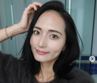 “和製ミランダ・カー”『逃げ恥』出演女優・山賀琴子が婚約！お相手とのーショット公開に祝福コメントの嵐