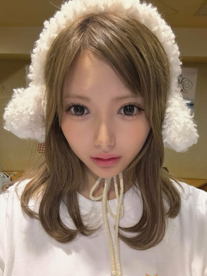あゆ役でブレイクから6年…安斉かれん、“やさぐれパンク”な新ヘアと“セーラームーンタトゥー”が目を引く最新ビジュに「めっちゃ雰囲気変わった」の画像
