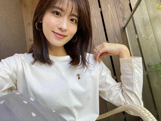 日テレ・水卜麻美アナ「ごぼう抜き出世」の裏で郡司恭子アナの“特殊肩書き”に注目が集まる “もはやモデル”な活動の背景の画像