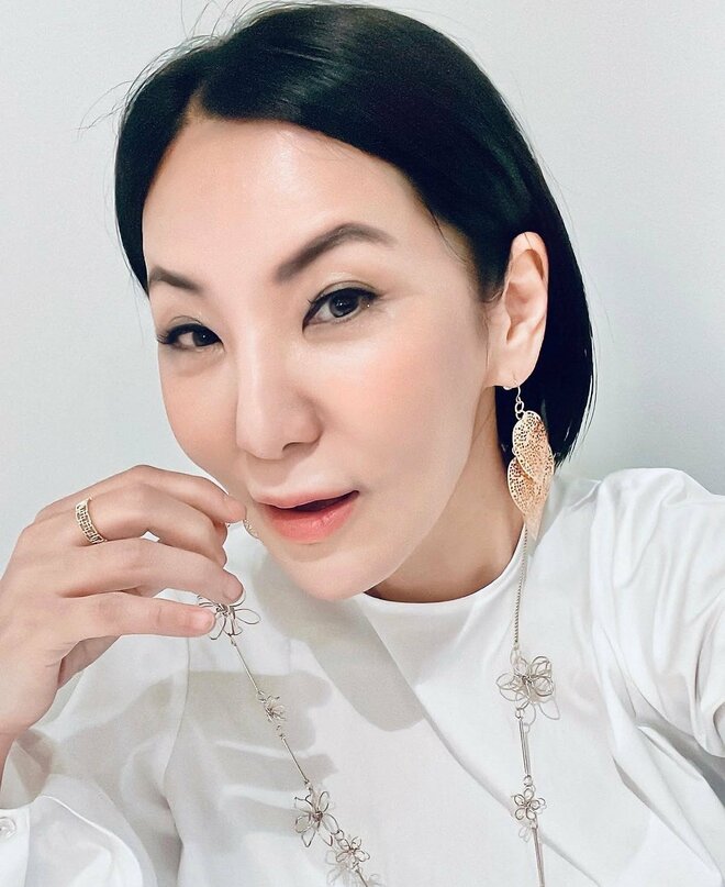 「嘘だと言ってくれw」60歳・広瀬香美の“ギャル女子高生”制服姿にネット騒然　奇抜すぎるダンス動画が沸騰の画像