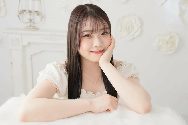 「可愛いさと美しさの天才」「モデルさんみたい」紀平梨花、デコルテ輝くニット姿で“人生初アサイー”にご満悦の画像