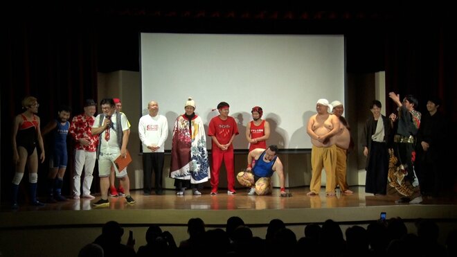 とにかく明るい安村で話題の「ゴット・タレント芸人」が次々出演！浅草に多数のインバウンド客を集結させた“未来”の「国際的演芸ライブ」をリポート!!の画像