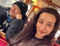 「あの人はずるい…」窪塚洋介の妻「超ネガティブ体質から脱却した秘訣」妖艶肩出しドレスショットも