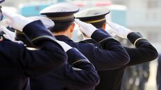 「県警まで来て」…巧妙化するニセ警官詐欺の手口　警察の電話に見せかける「番号偽装」と「機械音声」の案内