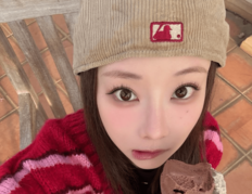 重盛さと美・37歳、“ヘソ丸出し”年齢不変美貌が話題「18才くらいにしか見えない」 週7食べて“みるみる痩せた”体型管理法も