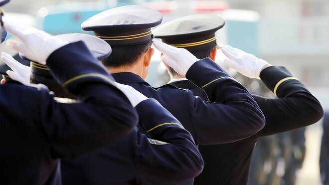 「県警まで来て」…巧妙化するニセ警官詐欺の手口　警察の電話に見せかける「番号偽装」と「機械音声」の案内の画像