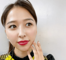 「どっちがイチゴですか？」ももクロ玉井詩織、超絶小顔のドアップショットファン驚き「顔がほぼイチゴサイズ～」「可愛すぎるだろ〜」