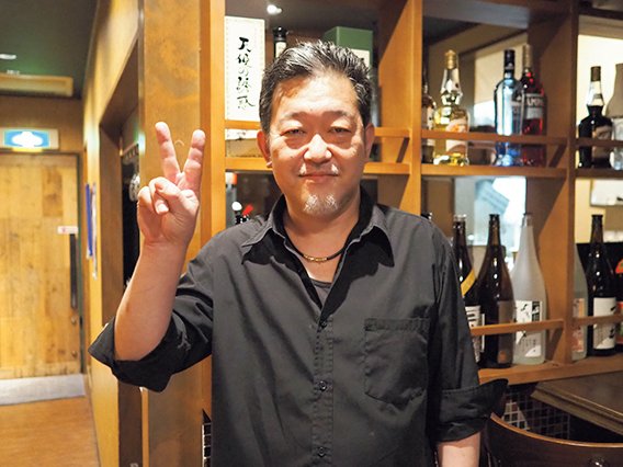 炭焼隠家だいにんぐ　いぶしぎん店主