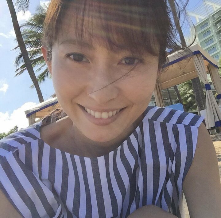 榎本加奈子・45歳、夫婦＆賞金11億円愛馬との3ショットに反響「馬よりデカい」「スタイル良いし可愛い」 